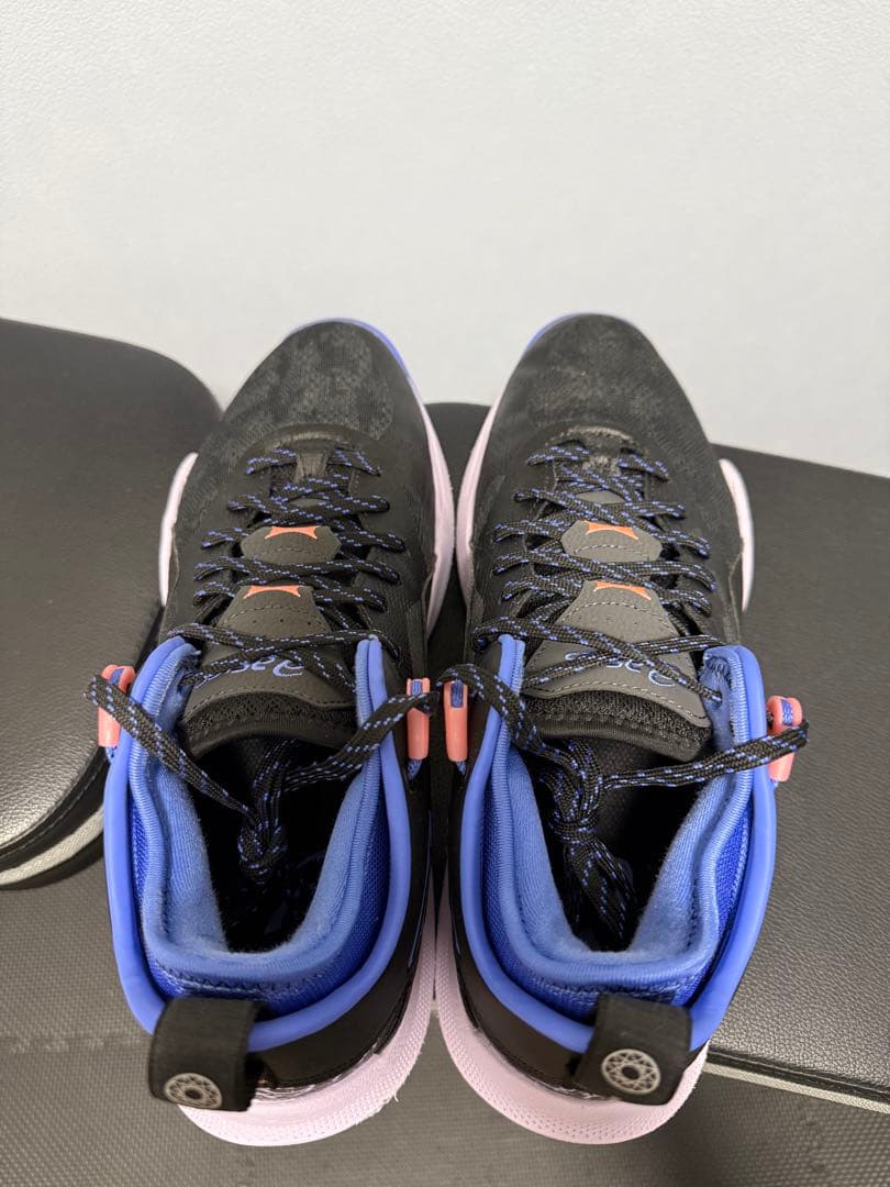 シューズ(男性用) asics NOVA SURGE LOW 2