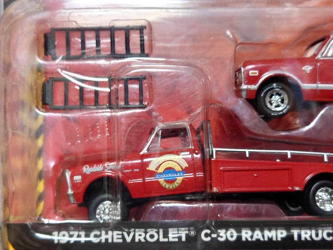 グリーンライト1/64Scaleミニカーシボレーフォードランプトラック3台セット