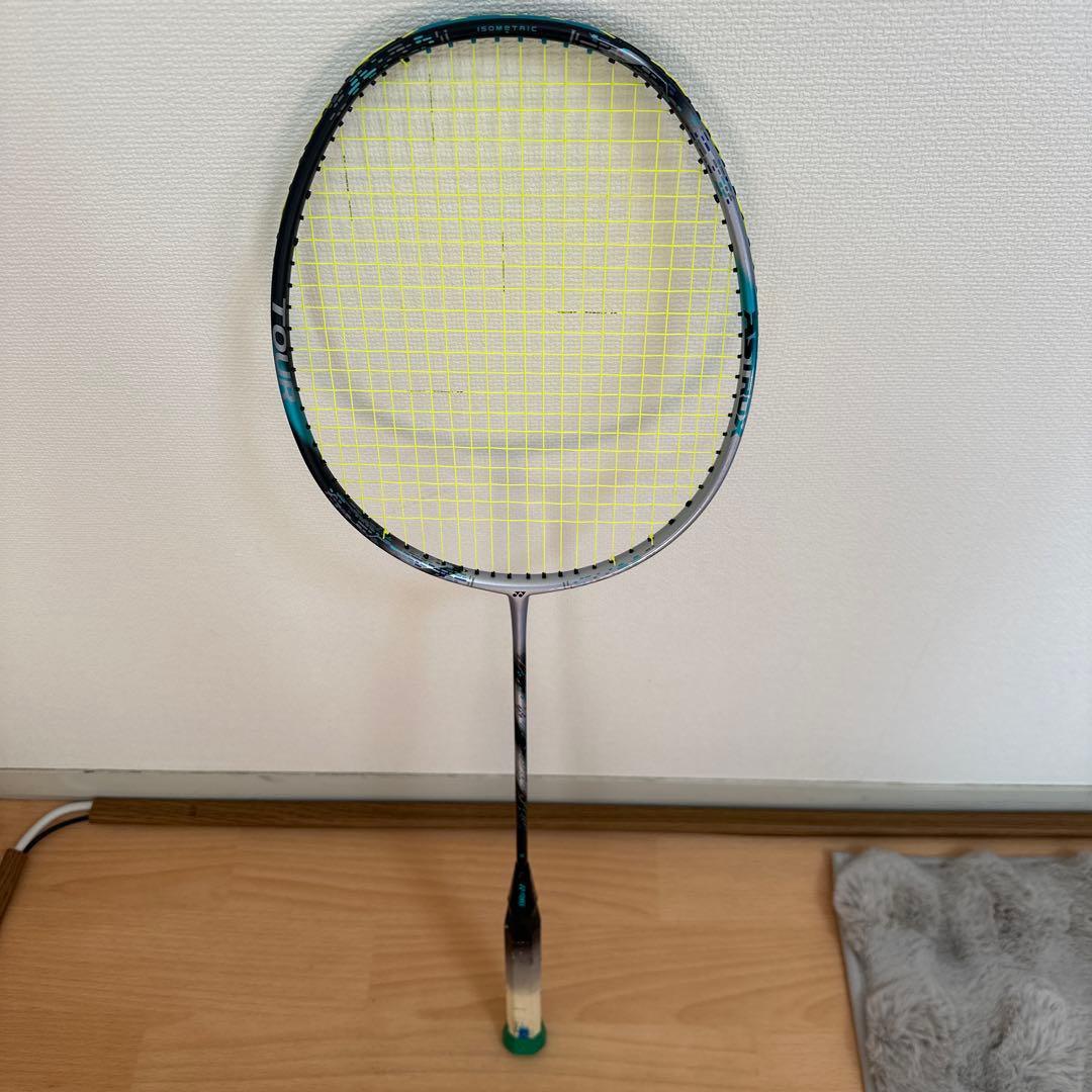 超美品ASTROX 88S TOURバドミントンラケット3UG5