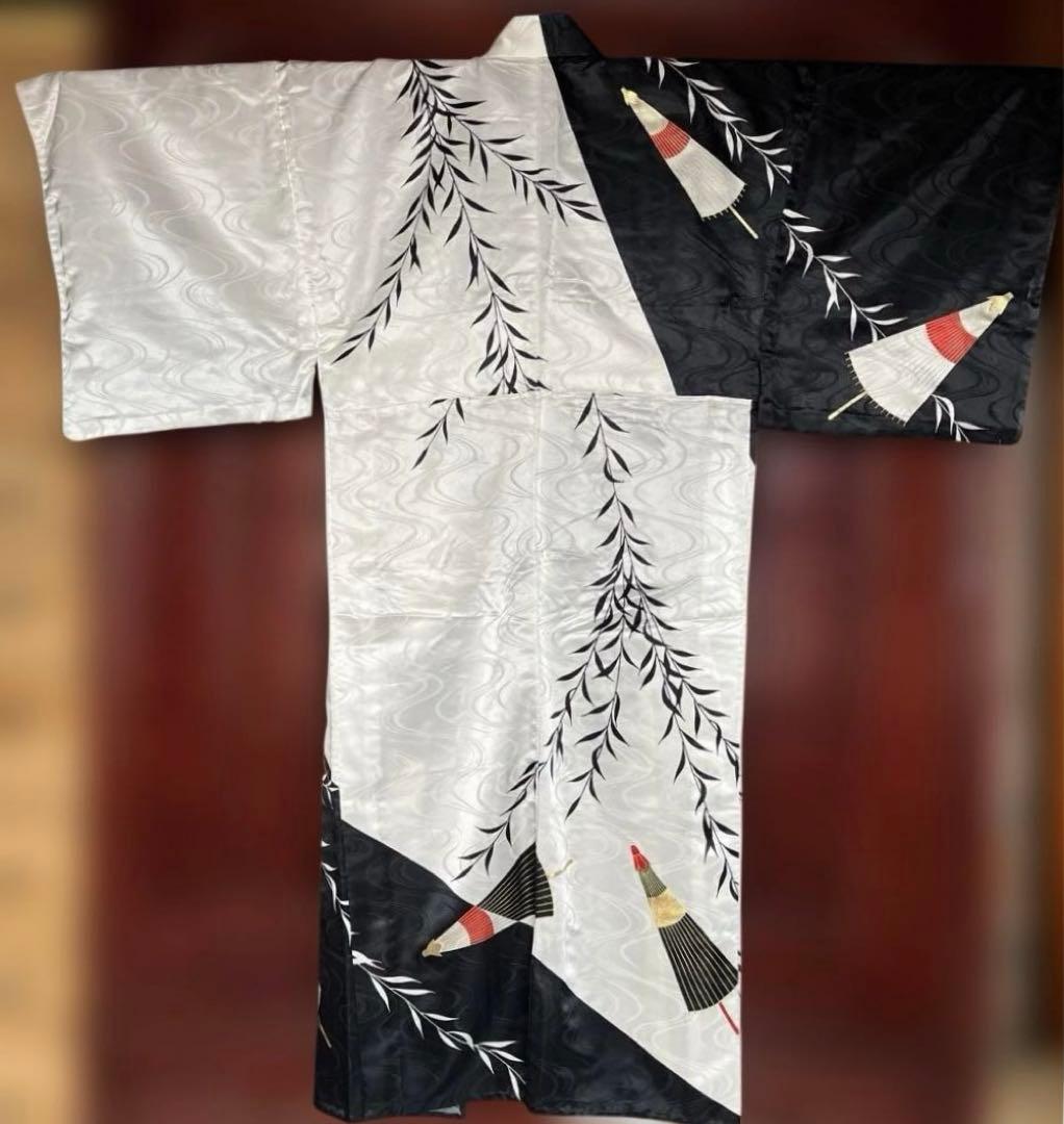 傘 金 流水 白黒