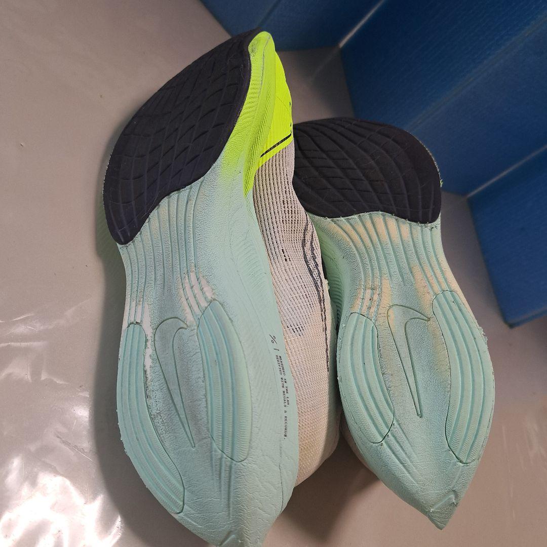 NIKEヴェイパーフライネクスト%2 25.5センチ