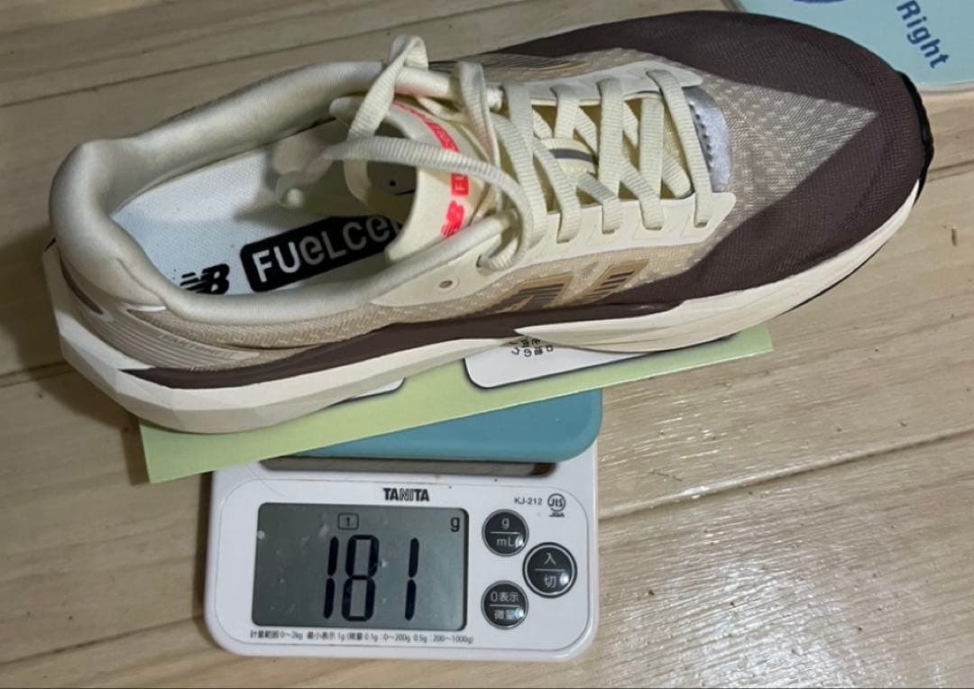 ニューバランス　FUELCELL REBEL V5 ランニングシューズ　25cm
