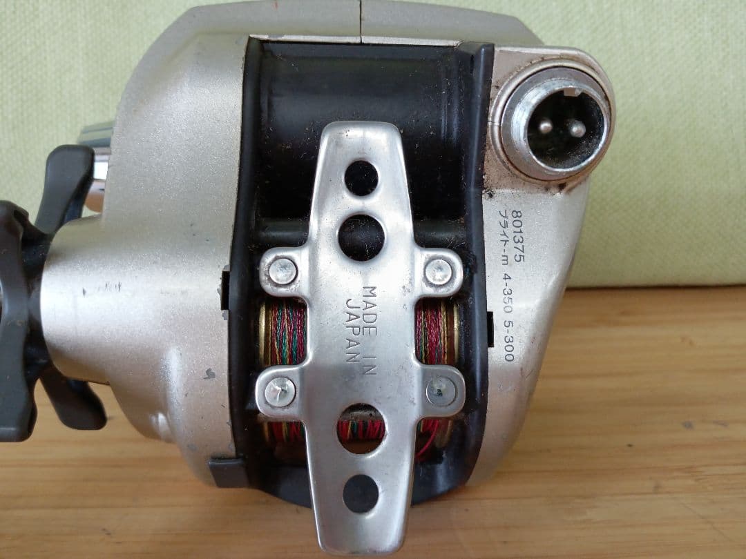《TA1012》ダイワ ハイパータナコン 400BDe DAIWA 電動リール