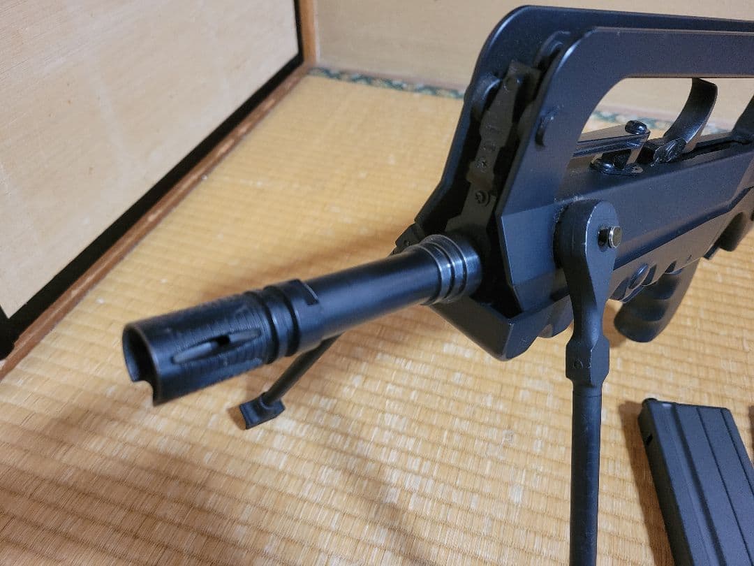 東京マルイ ファマス FA-MAS 5.56 F-1