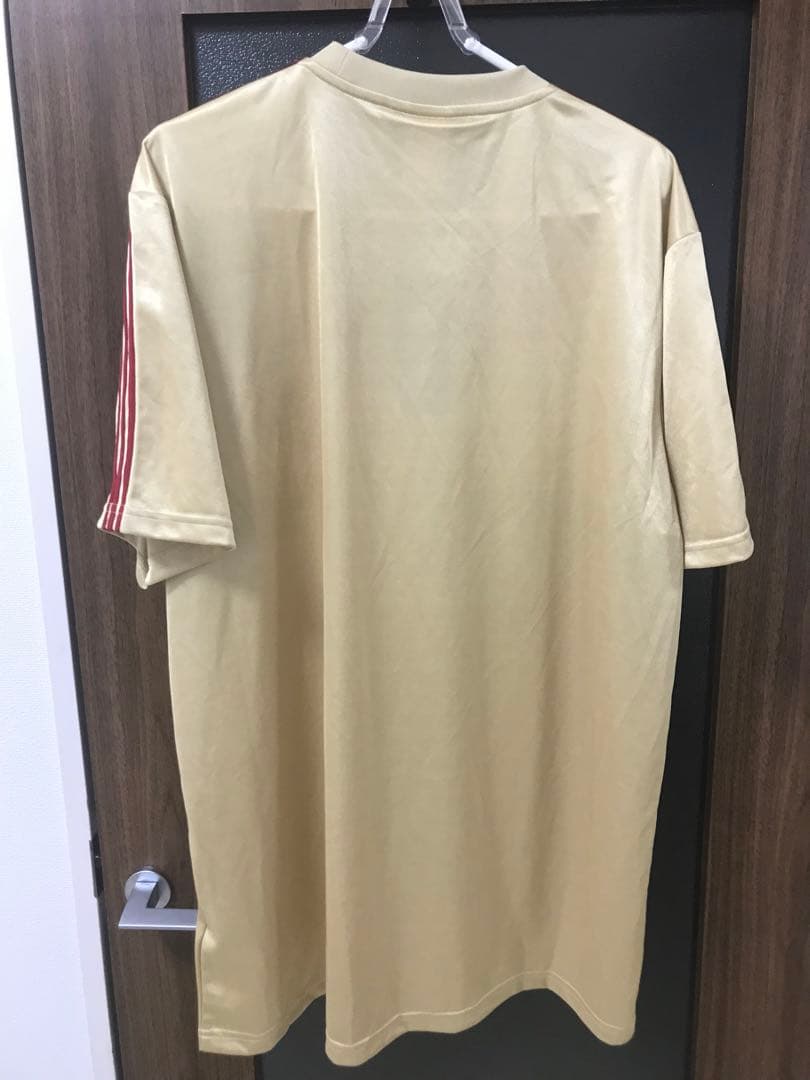 新品未使用　スペイン代表　サッカーユニフォーム