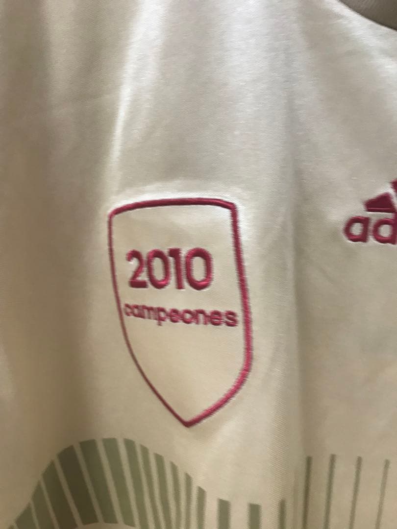 新品未使用　スペイン代表　サッカーユニフォーム