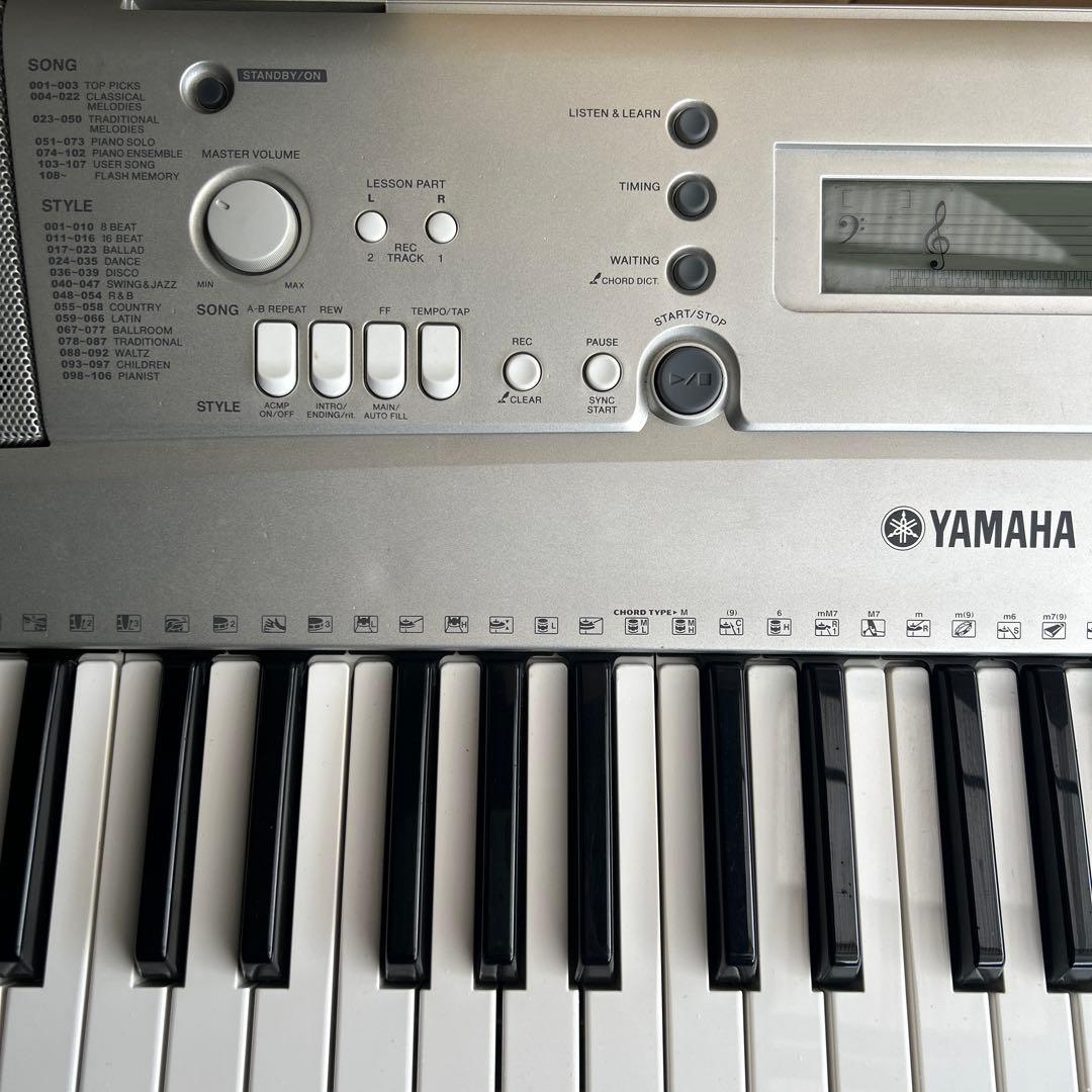 Yamaha PSR-E303 61鍵盤　シルバー