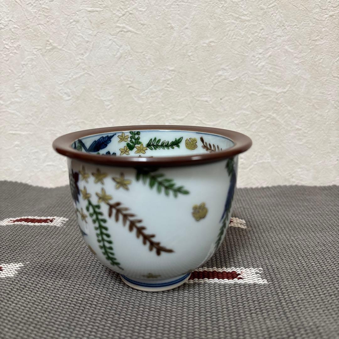 源右衛門　染錦更紗手花蝶文　器