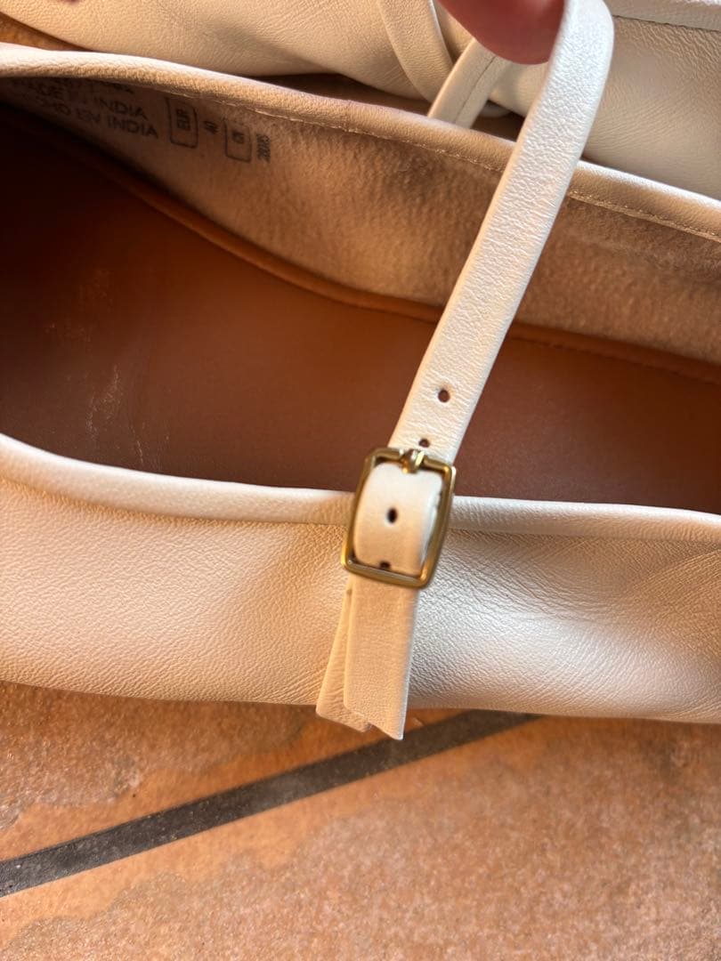 美品　zara リアルレザーメリージェーンシューズ