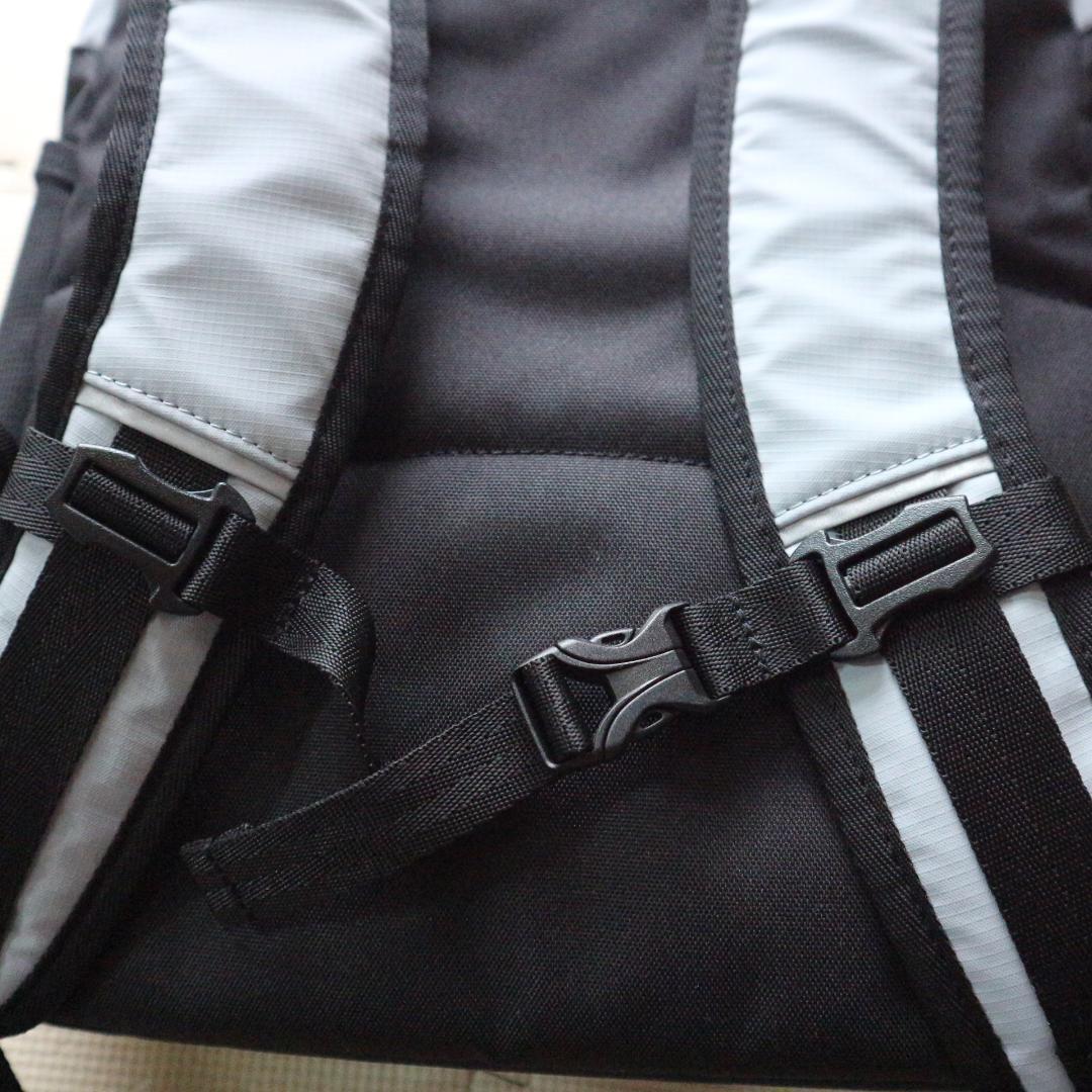 美品 デサント 30L ムーブスポーツ スクエアバックパック 大容量リュック