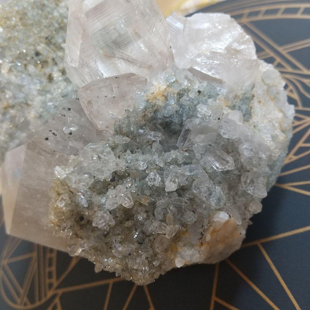 マニハール水晶 原石