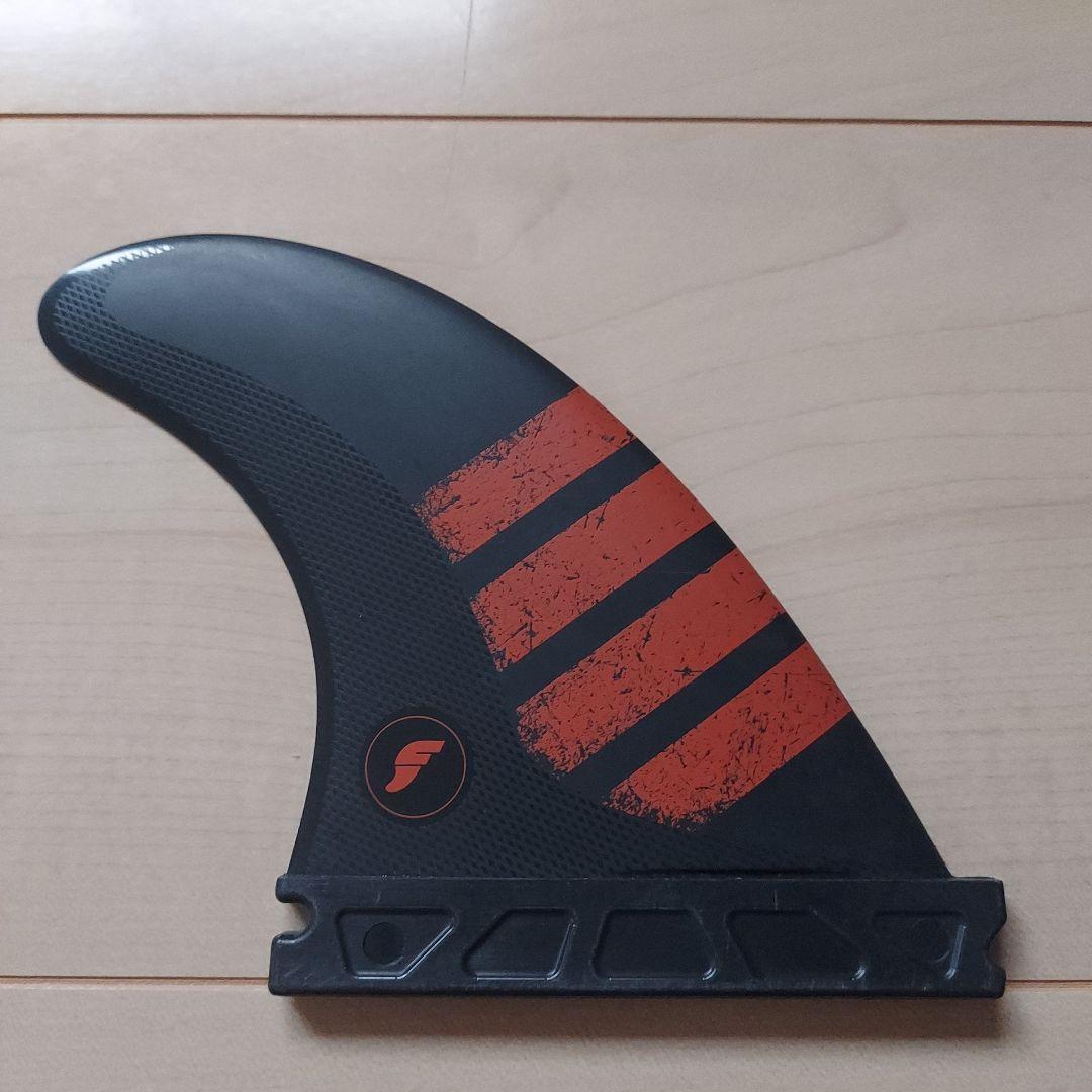 Futures Fin Alpha F4 Red　スモール