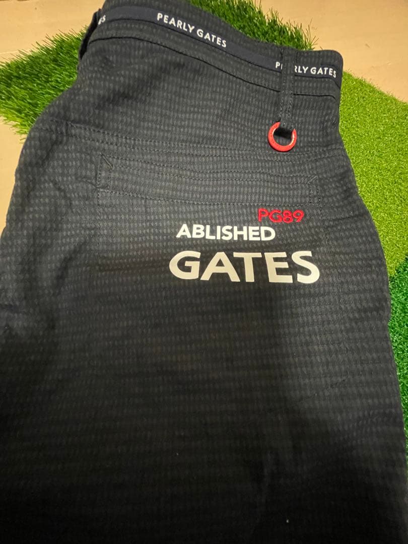 PEARLY GATES ネイビーショートパンツ