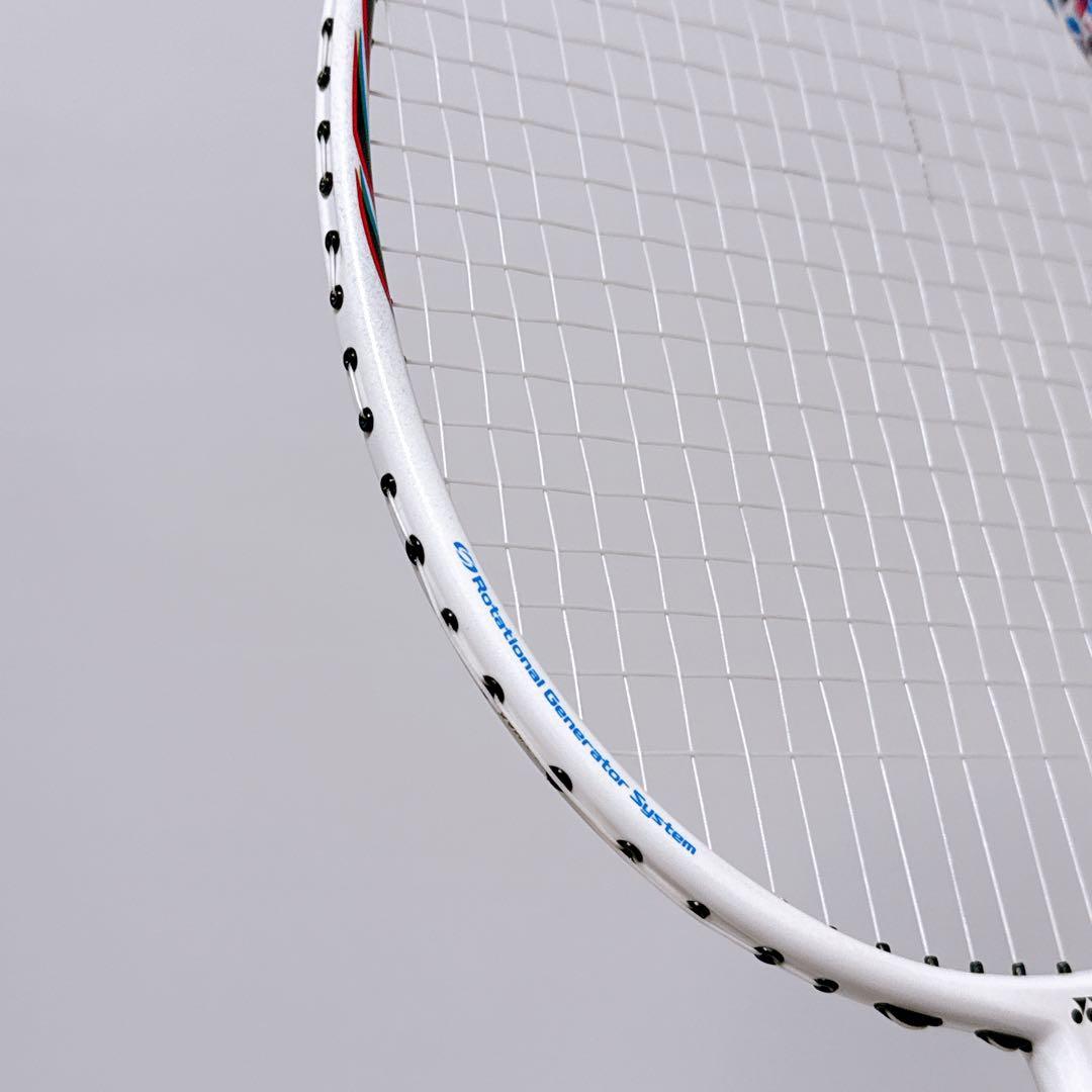 【美品】YONEX ヨネックス バドミントンラケット ASTROX 33