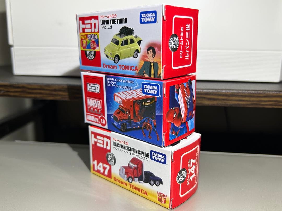 トミカ　ミスタードーナツ、トーマス、バックトゥザフューチャー　など１８台