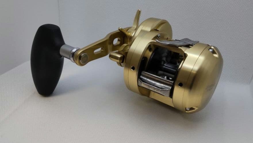 美品　シマノ　オシアコンクエストCT300HG（右巻き）