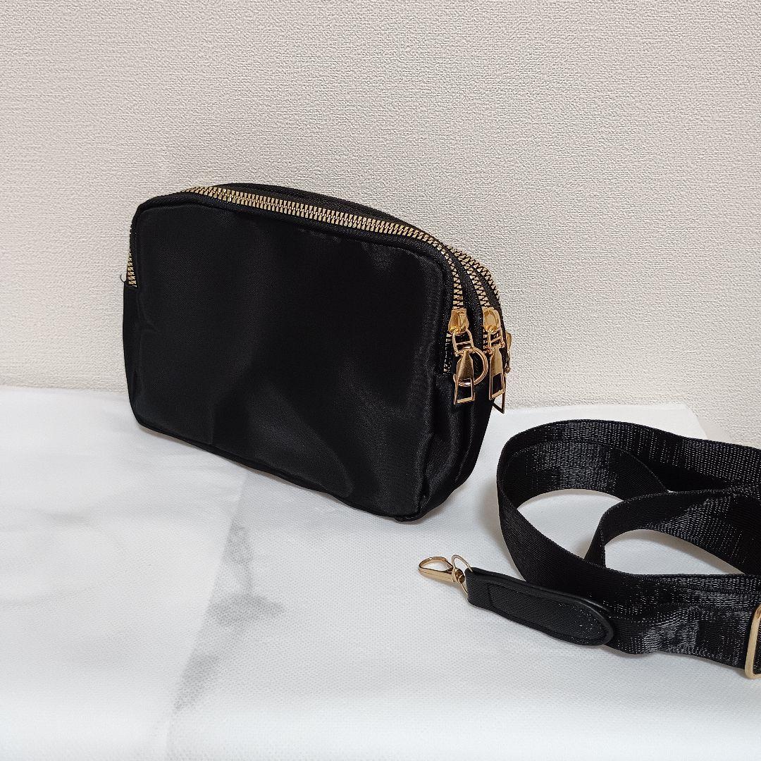 PRADA ショルダーバッグノベルティ