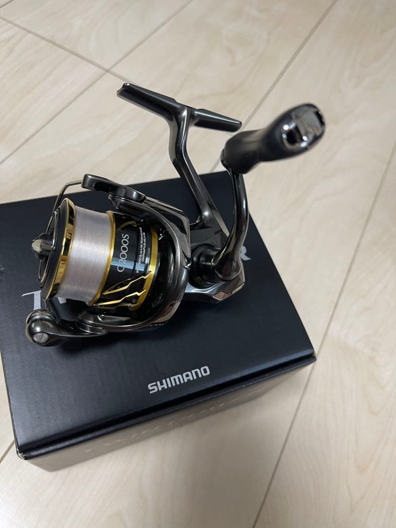 SHIMANO TWIN POWER C2000S スピニングリール