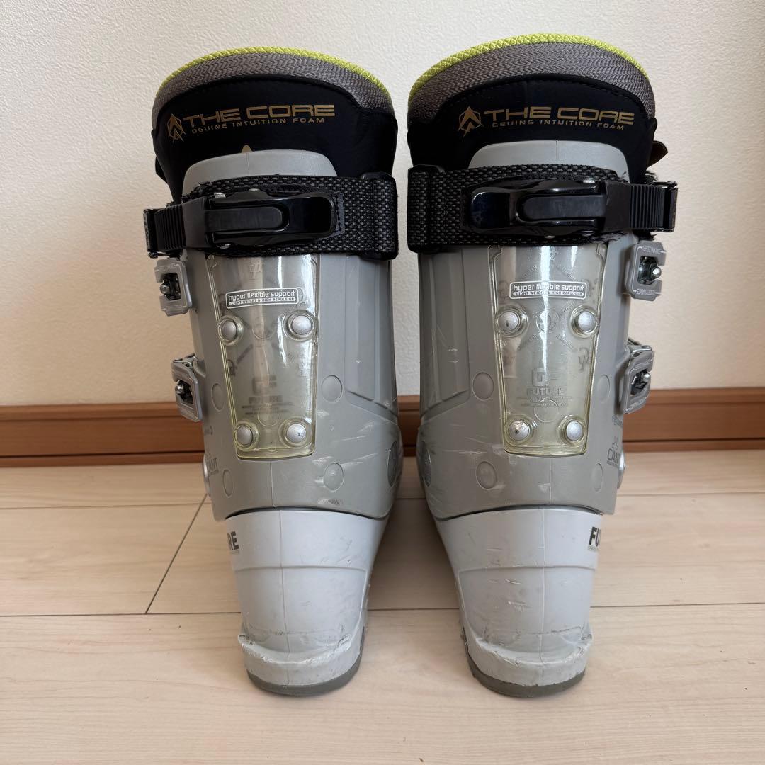 GEN FACTORY FUTUREゲン　スキーブーツ