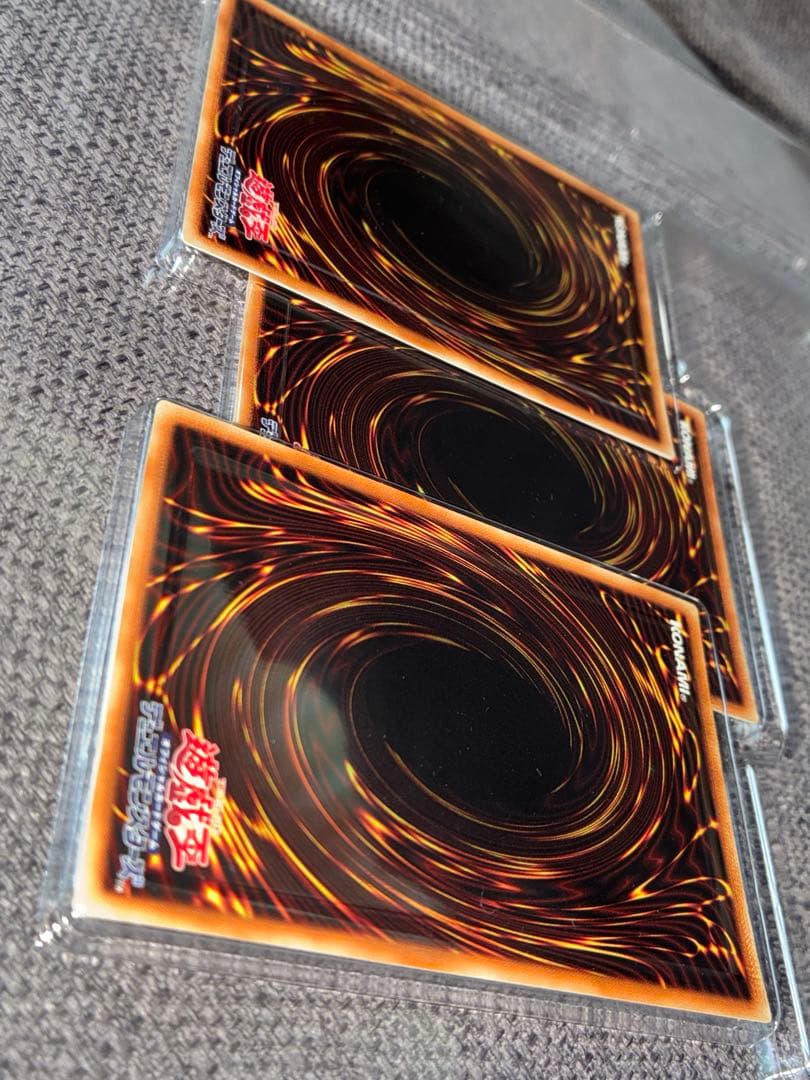 【未開封】 遊戯王カード 三幻神 ミレニアムゴールドレア 3枚セット
