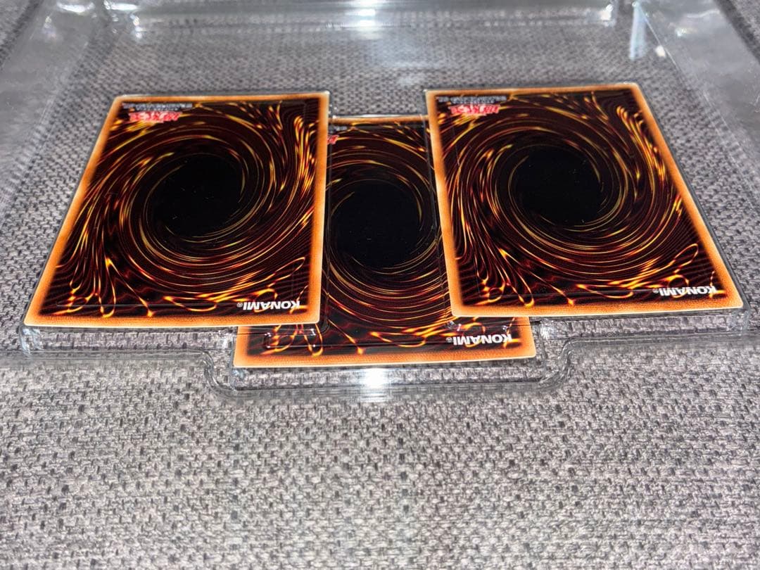 【未開封】 遊戯王カード 三幻神 ミレニアムゴールドレア 3枚セット