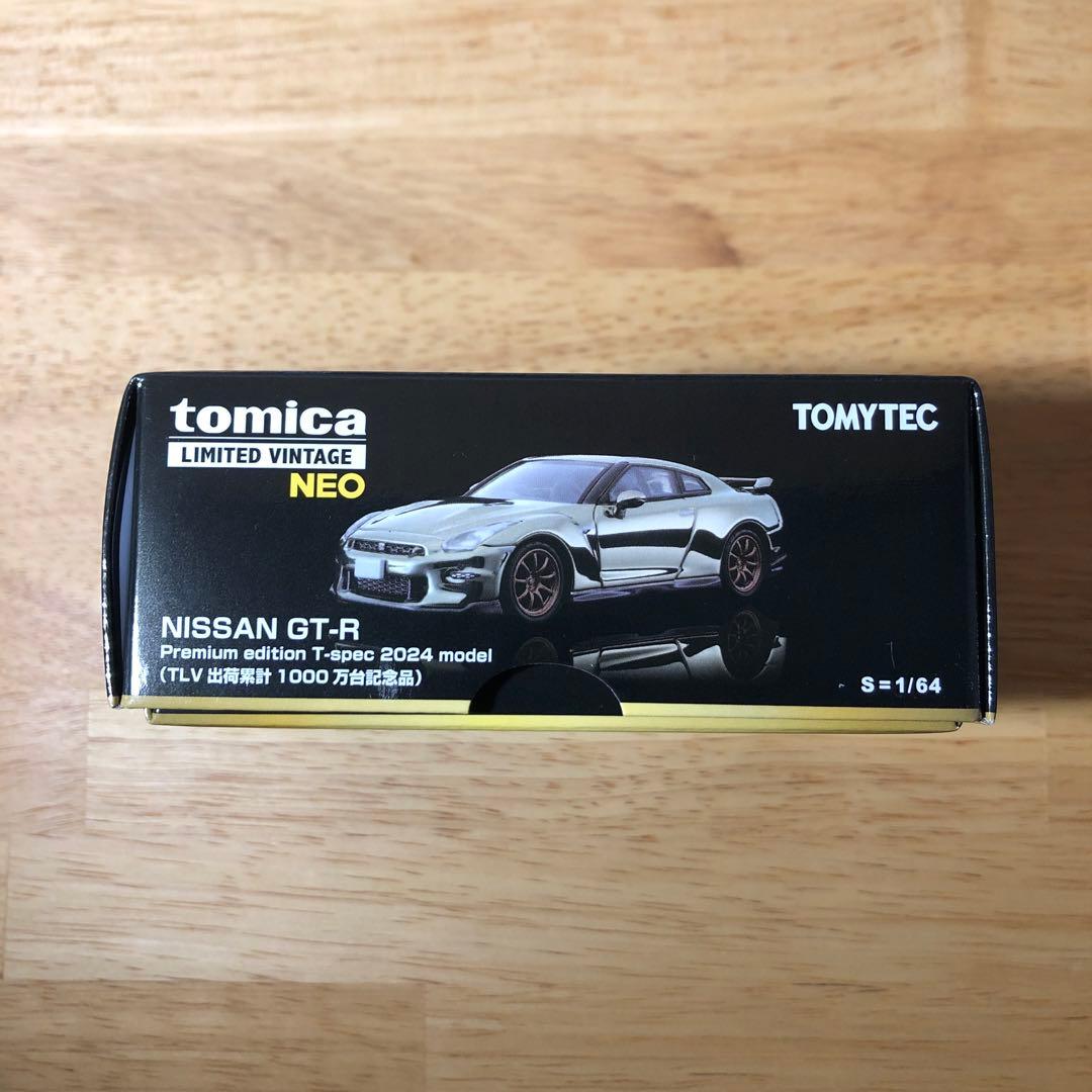 トミカリミテッドヴィンテージネオ　NISSAN　GT-R　1000万台記念品