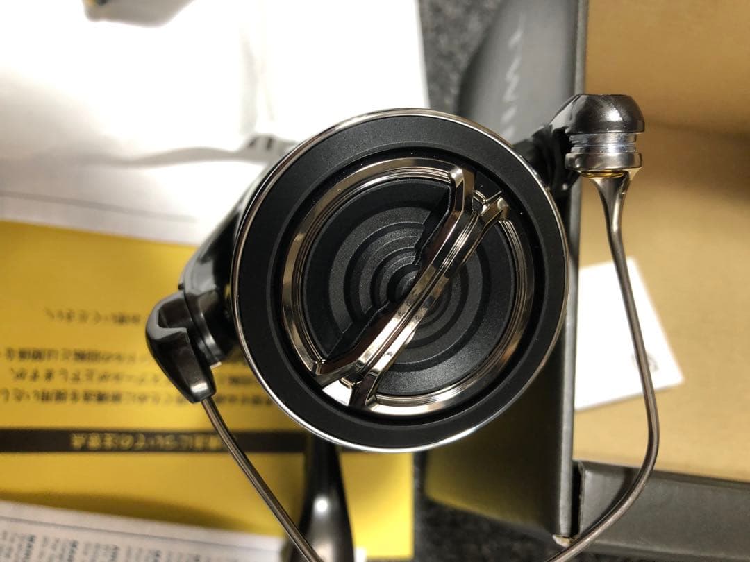 SHIMANO 24ツインパワー4000PG スピニングリール