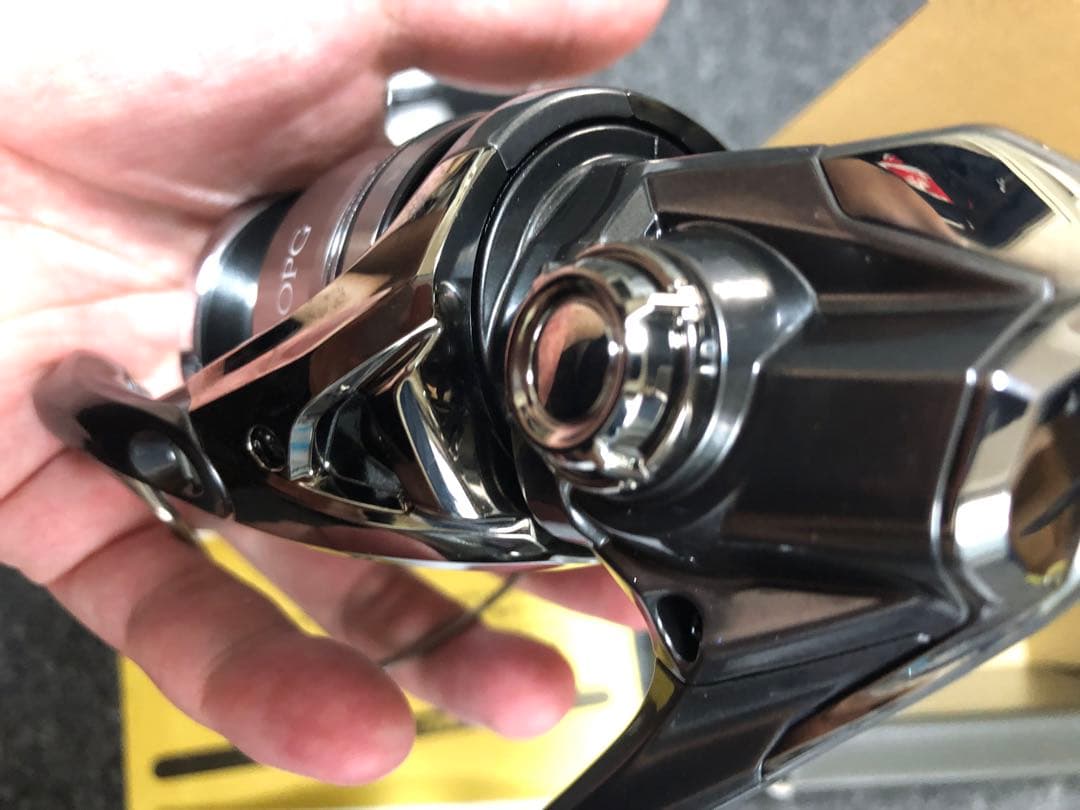SHIMANO 24ツインパワー4000PG スピニングリール