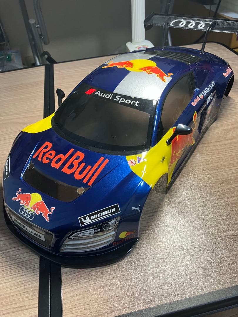 タミヤAudi R8 Red Bull カラー裏貼り未走行ボディ