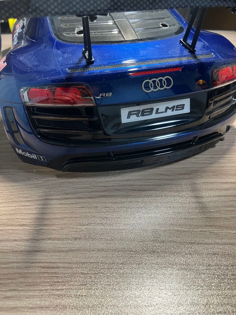 タミヤAudi R8 Red Bull カラー裏貼り未走行ボディ