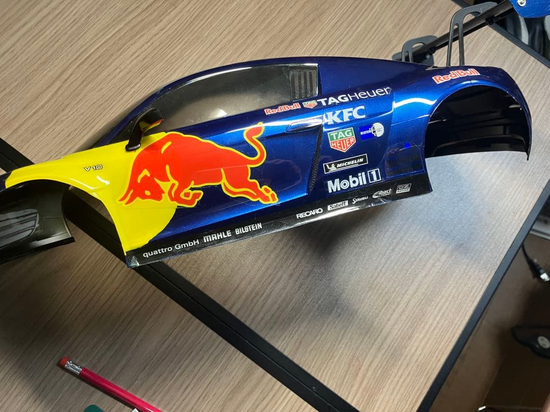 タミヤAudi R8 Red Bull カラー裏貼り未走行ボディ
