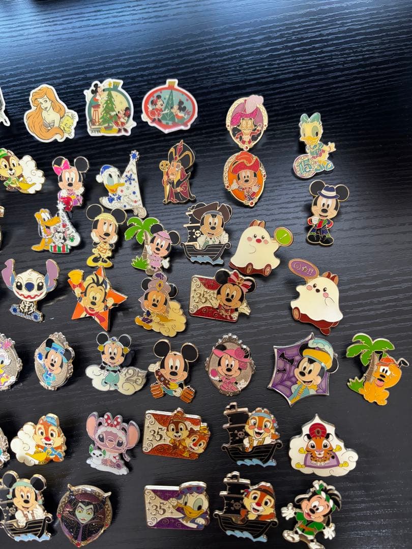 ディズニーピンバッジ（ピンズ)(pins)