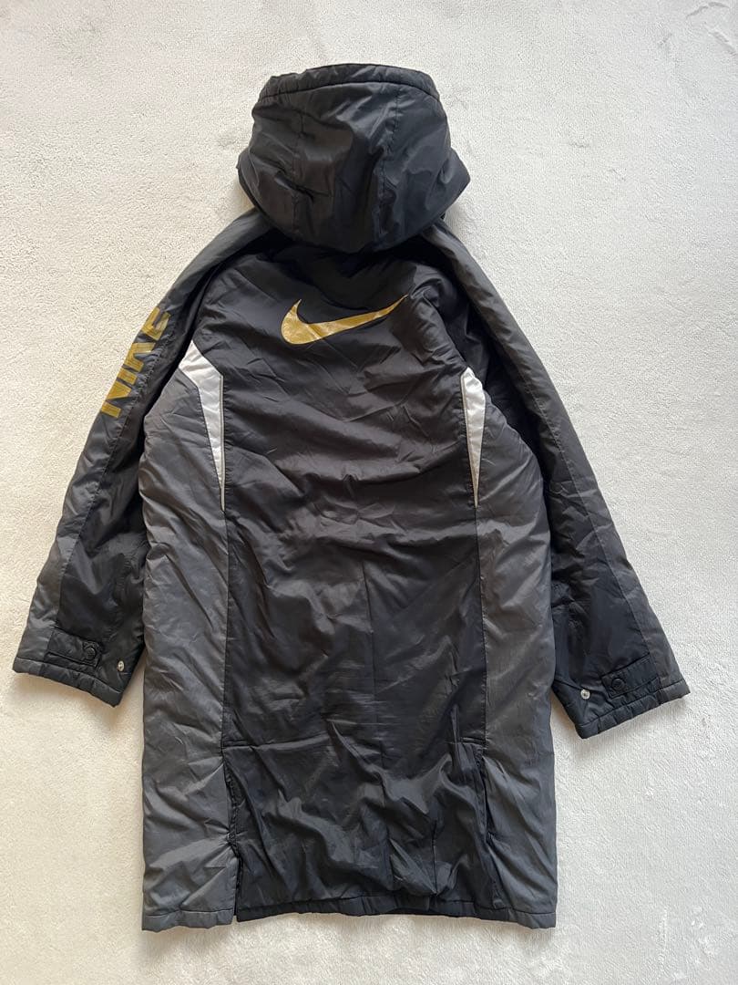 NIKE ナイキ 140㎝ キッズM ベンチコート 裏ボア 黒ブラック金ゴールド