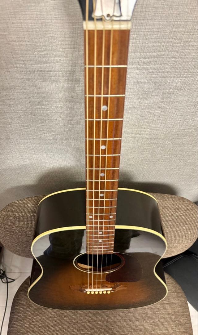 Gibson J-45スタンダード+ セミハードケース付