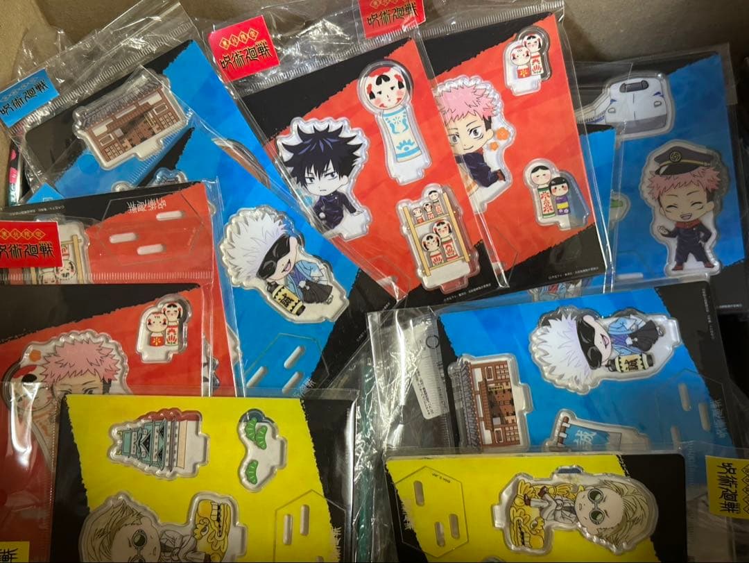 呪術廻戦　バッジ、キーホルダー、アクスタ等　大量　まとめ売りセット