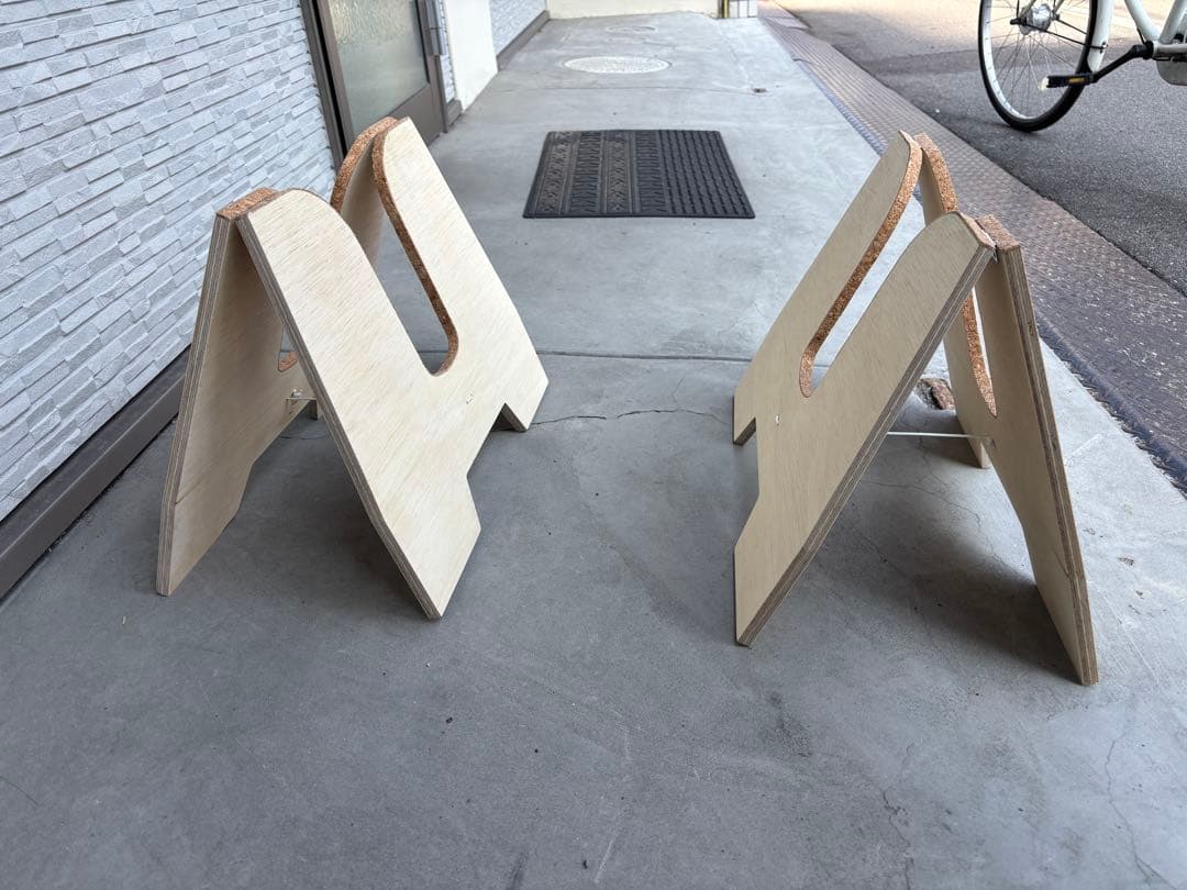 サーフィン・ボディボード BREAD surfboard stand.