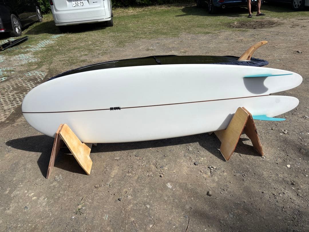 サーフィン・ボディボード BREAD surfboard stand.