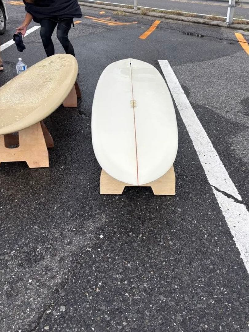 サーフィン・ボディボード BREAD surfboard stand.