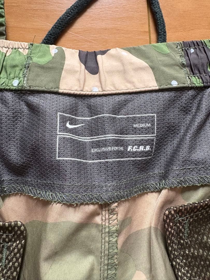 【美品】ナイキ NIKE x fcrb ダブルネーム 緑 迷彩ドット柄