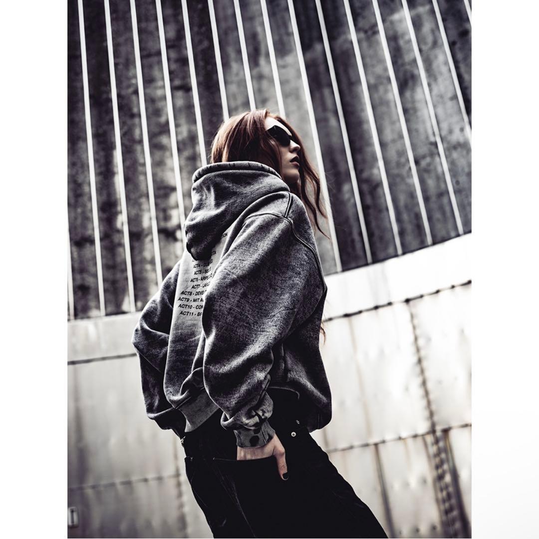 ミュージシャン nildueniluntokyo FADED BLEACH HOODIE ASH