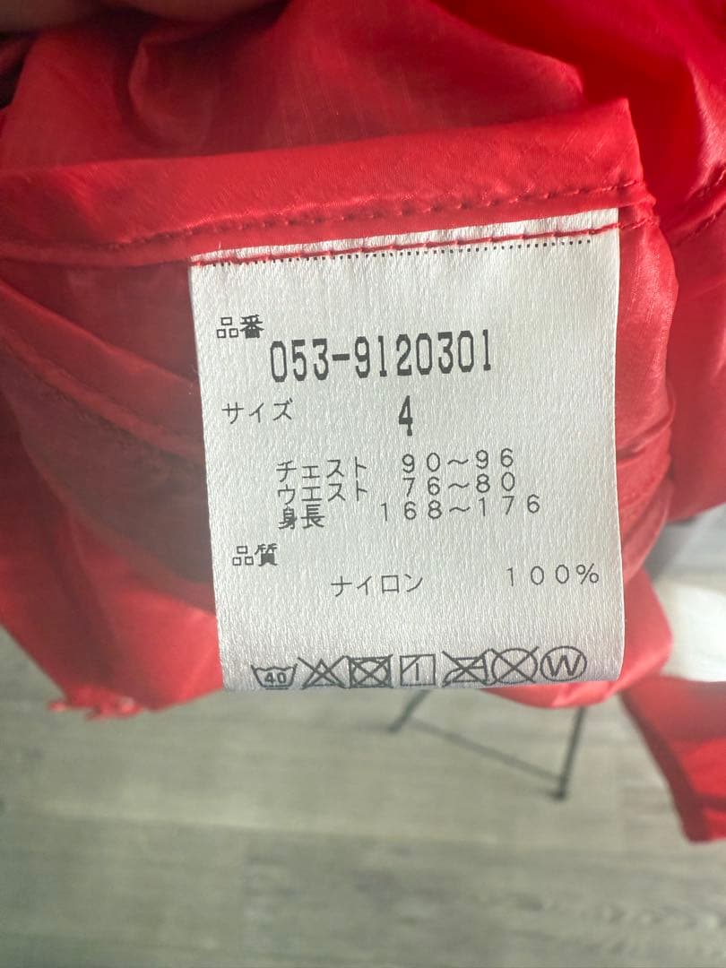 パーリーゲイツフード付き赤ジャケット