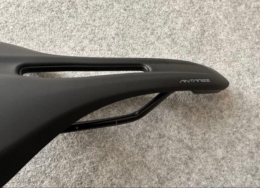 Fizik antares vento r5 幅150mm サドル