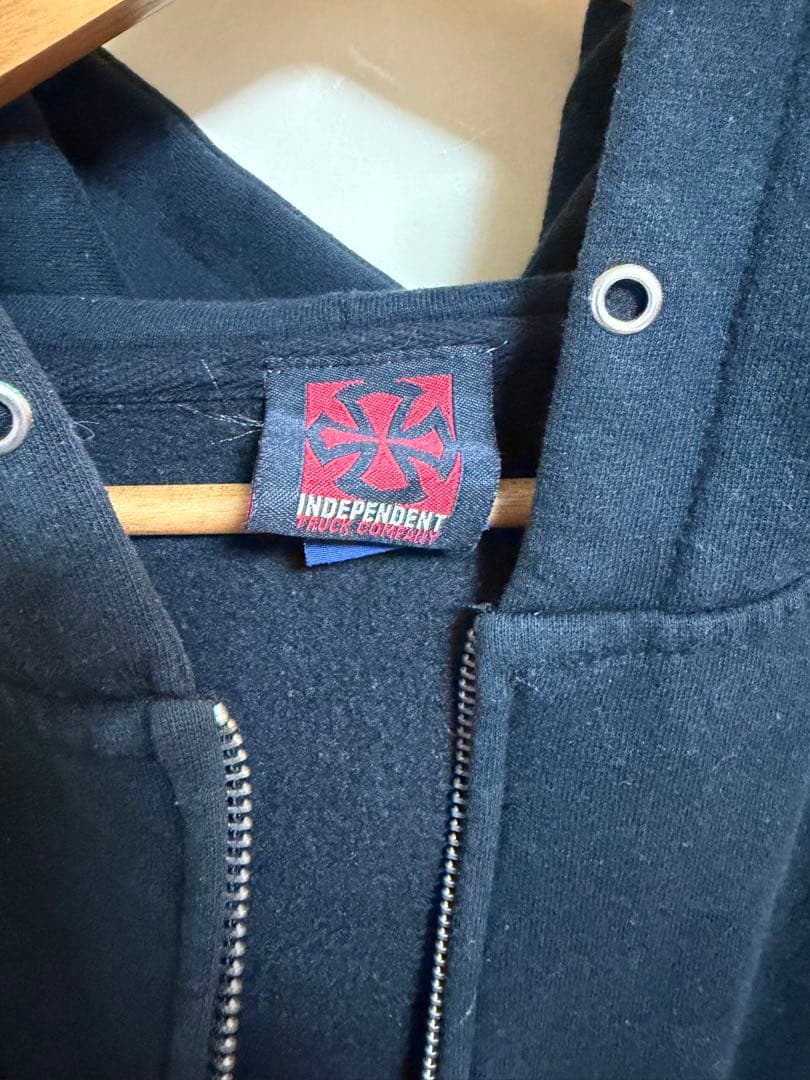 INDEPENDENT フルジップフーディ 黒