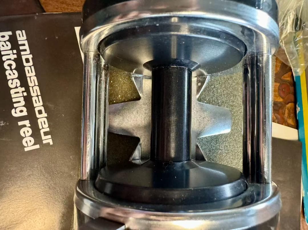 ABU ambassadeur 9000C 未使用保管品 箱付き 保証カード付き