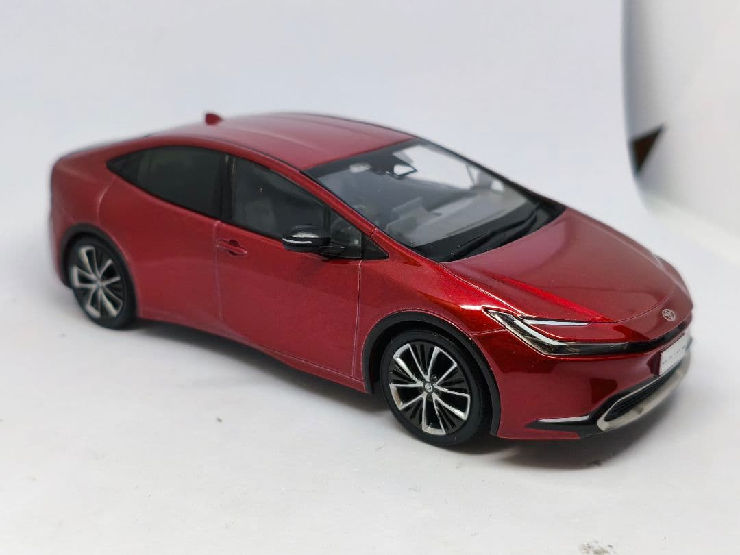 トヨタ プリウス 1/30 カラーサンプル ミニカー 赤　新型　現行型
