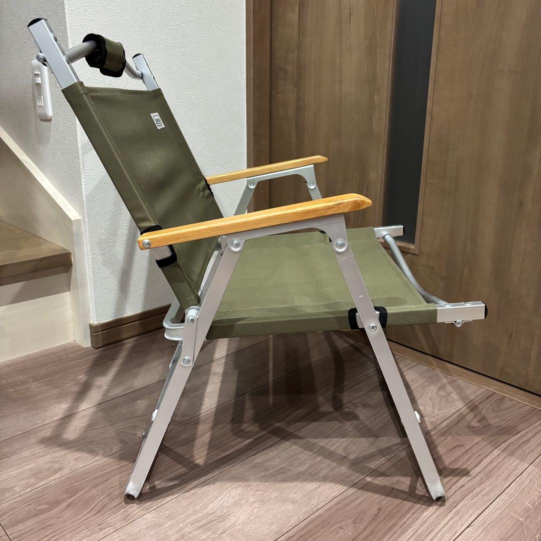 美品✨　Coleman コンパクトフォールディングチェア　レッド&オリーブ　2脚
