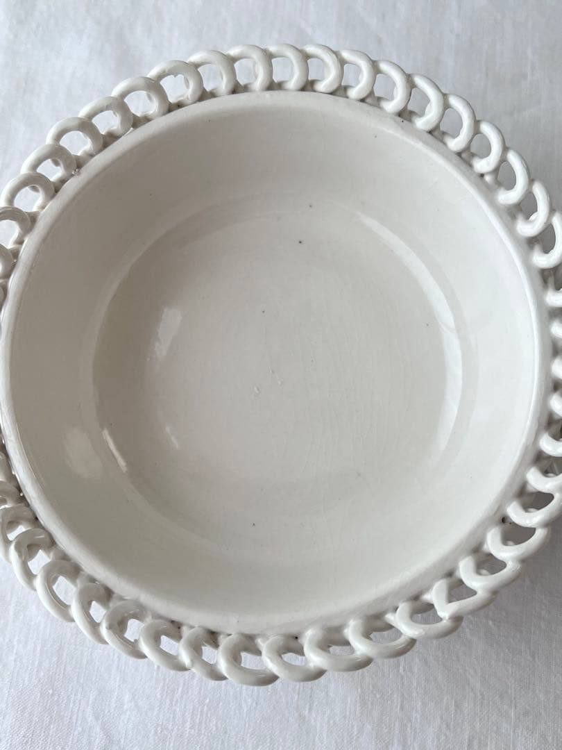 【美品・レア】フランスアンティーク カゴ編み 白陶器のボンボン入れ[3327]
