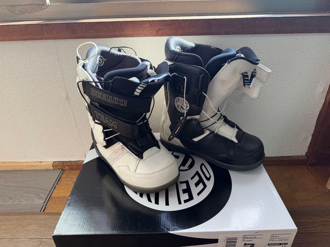 DEELUXE TEAM スノーボードブーツ ブラック/ホワイト