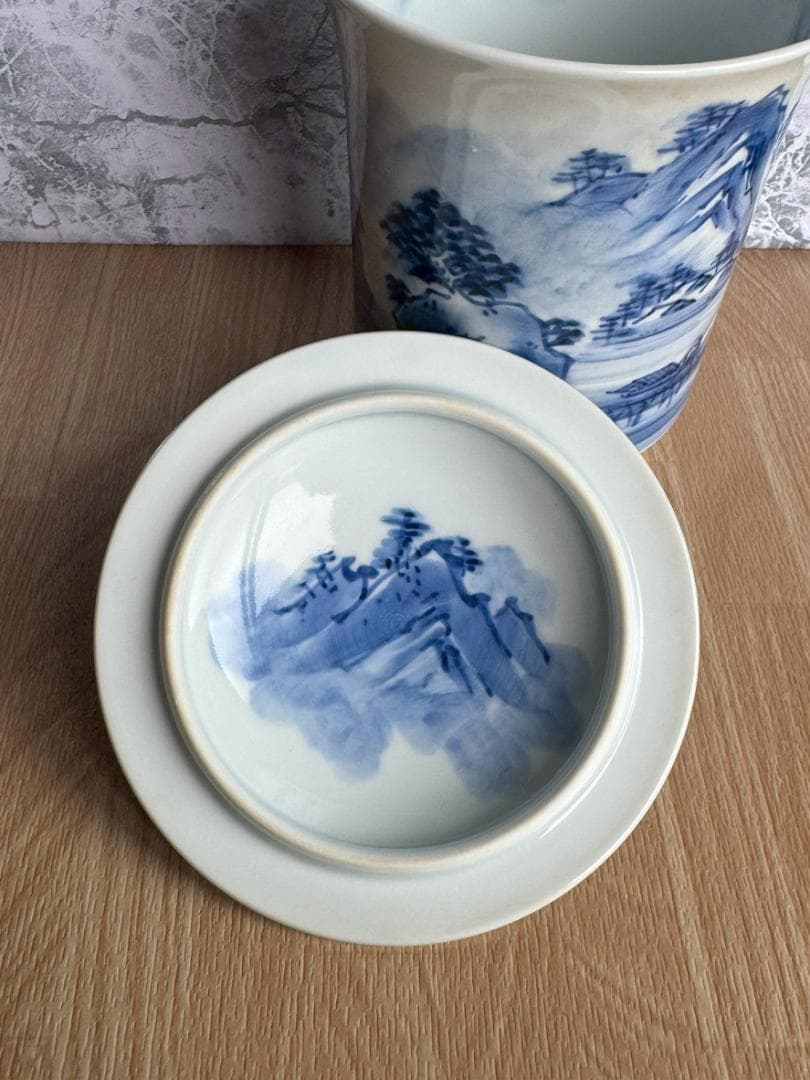 有田焼 青い風景画の湯呑み