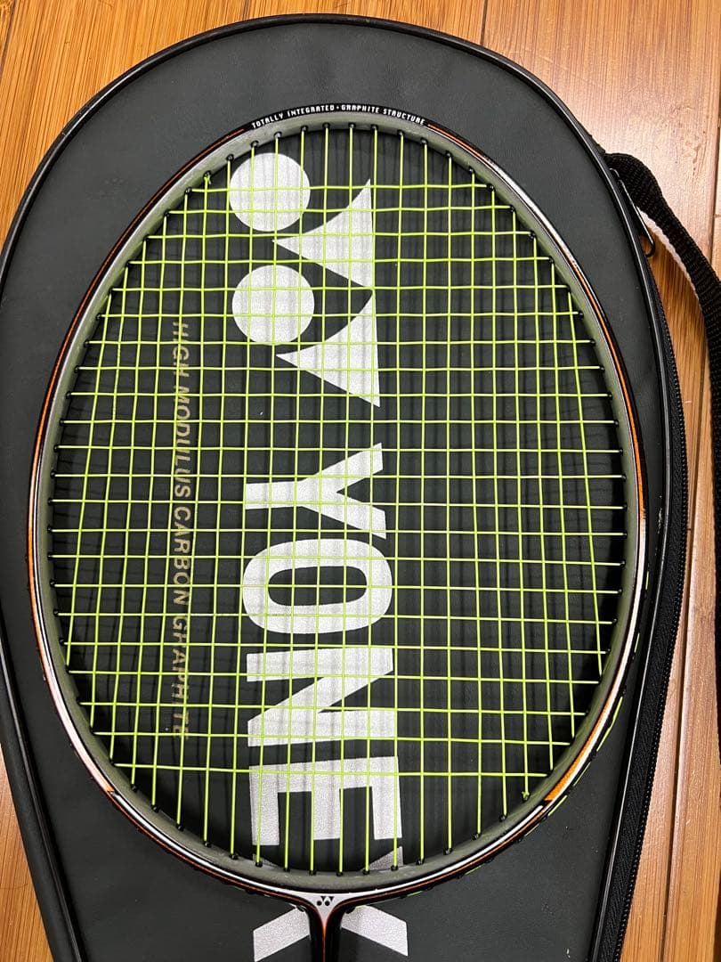 【美品】グリップは要交換YONEX Carbonex20 バドミントン